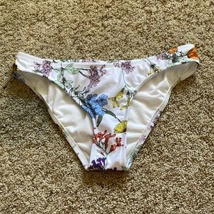 Brand new floral bikini bottoms